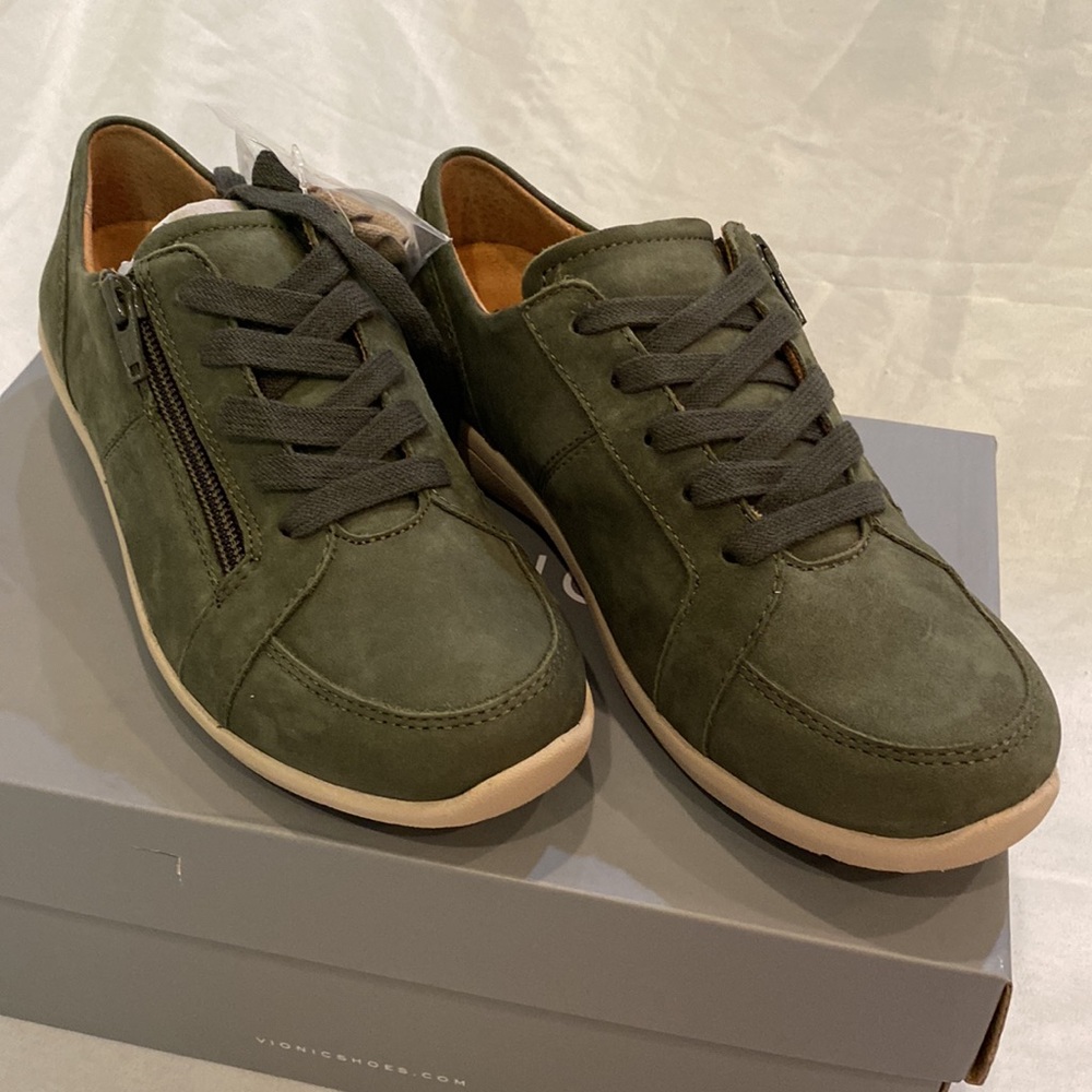 Vionic Abigale Arch Sneaker Army Green Nubuck Suede, Zip side Lace-Up Size 5 NIB